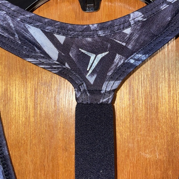 •OLD NAVY•BUNDLE OF 3-ACTIVEWEAR TANK TOPS SIZE S-M EUC - Picture 9 of 14